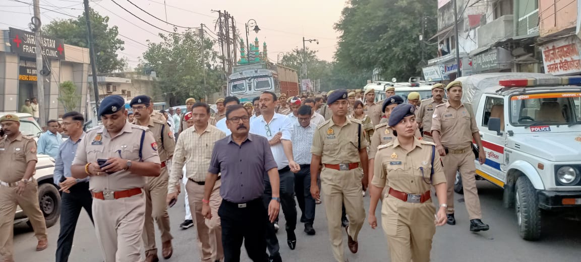 bareilly-police-flag-march-tauqeer-raza-protest