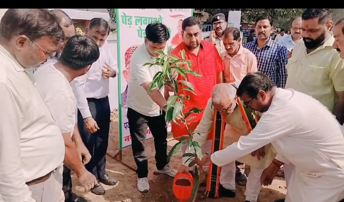 vitt-mantri-paudharopan-shahjahanpur